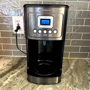 Cuisinart PerfecTemp 14-Cup Programmable Coffee Maker DCC-3200P1